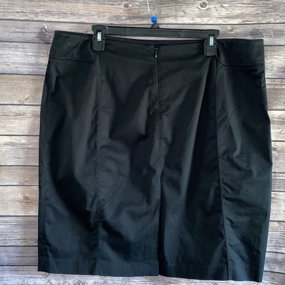 New York & Company black stretch skirt - Picture 2 of 6